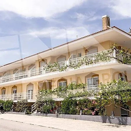 Fourkos Hotel 2*