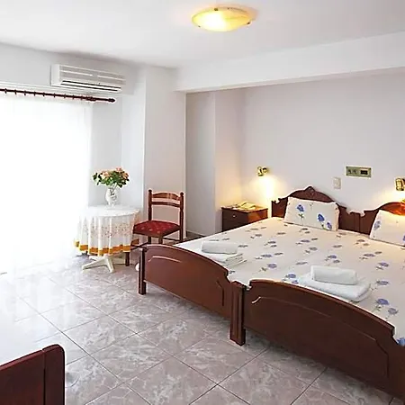 Hotel Fourkos 2*